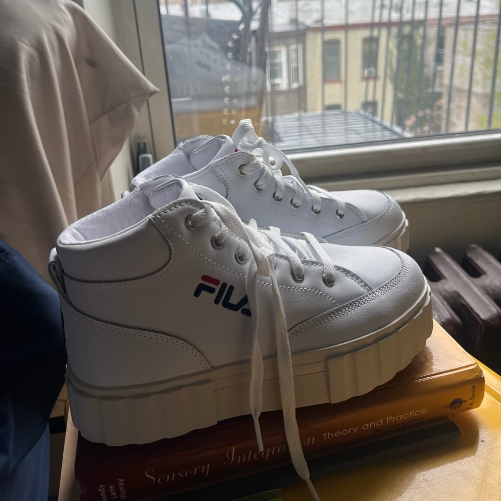 Fila Women's White Sneakers Size 5.5 NWOT